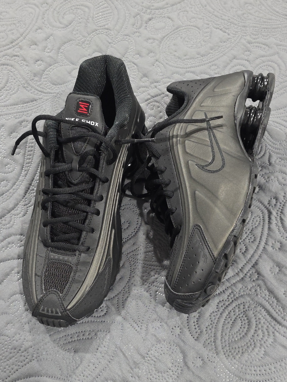 Nike Shox Men’s Black Athletic Sneakers